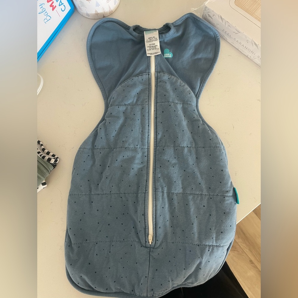 2.5 TOG size small LOVE TO DREAM swaddle